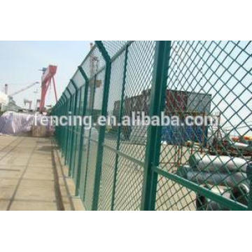 China supply high strength steel highway fence/welded mesh fence